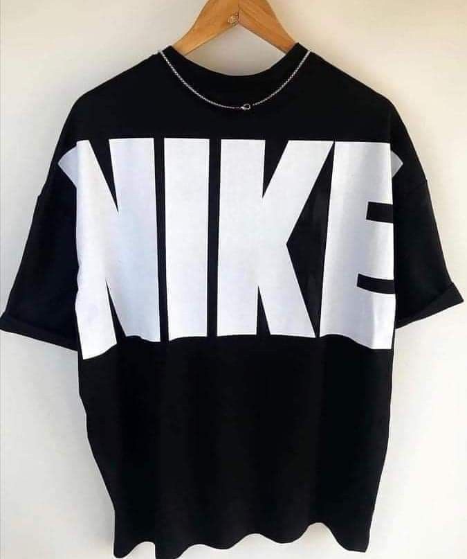 Oversized T-shirt - Black & White