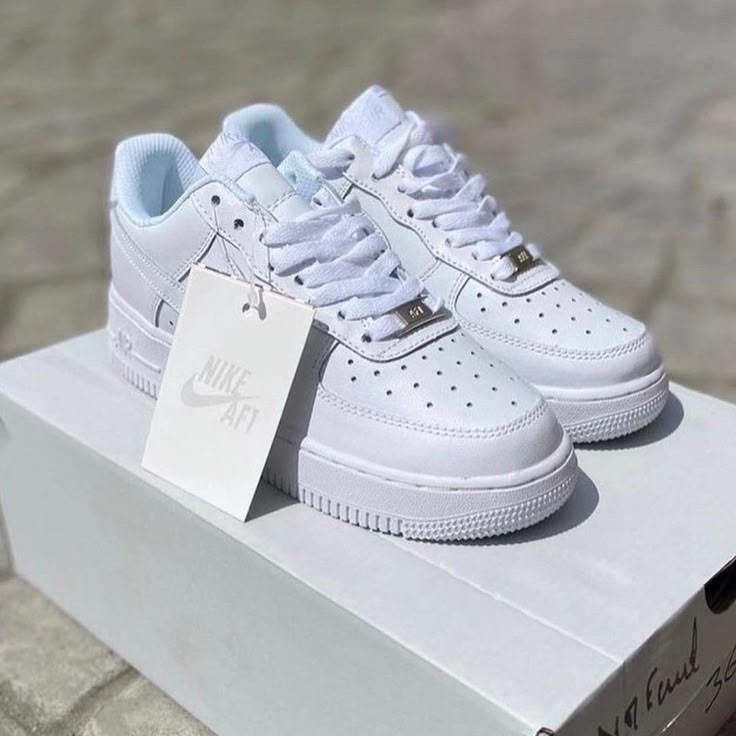 Airforce 1 - Plain White